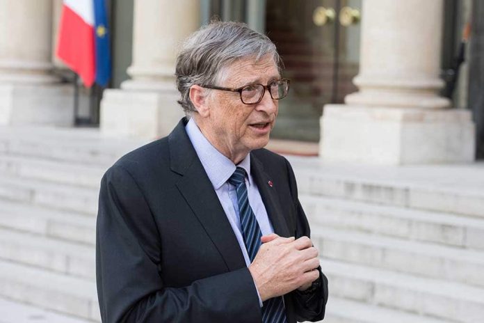 Bill Gates Reportedly Thought Jeffrey Epstein Could Help Him Get Prestigious Award