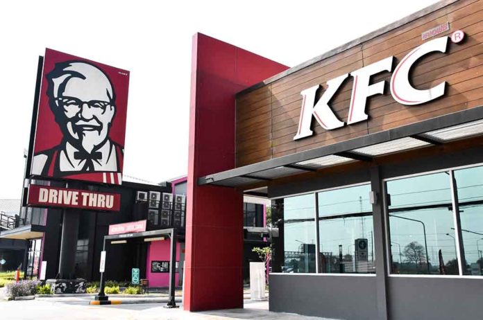KFC Drive Through Staff Threatened With Gun