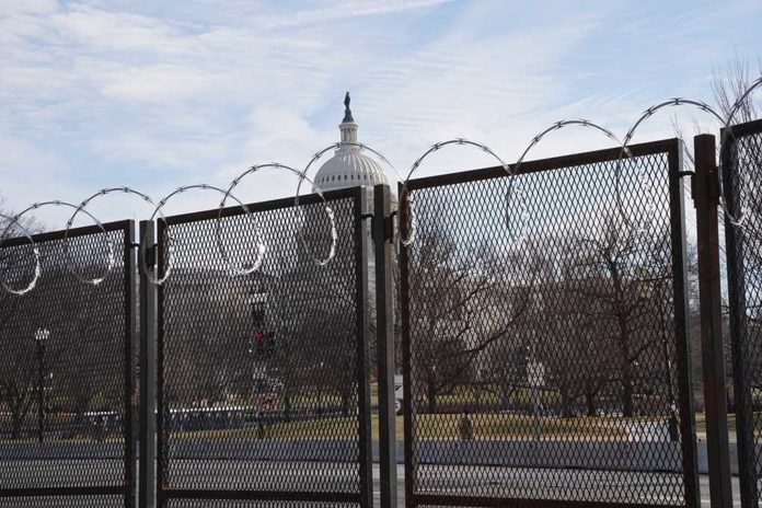 Perimeter Fence Goes Back Up Ahead of State of the Union Address